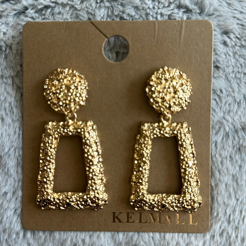 Gold earrings